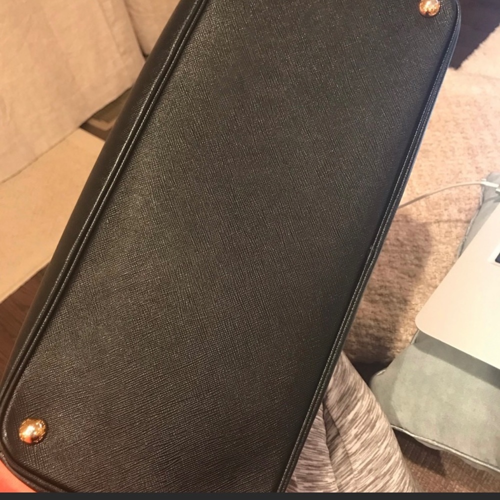 🌹AUTHENTIC PRADA SATCHEL & WALLET in EXCELLENT CONDITION - Picture 6 of 7